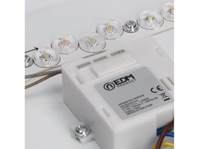 Extra flat square surface led wall light 12 w 3cct 1160 lm 28,5 x 28,5 x 6 cm