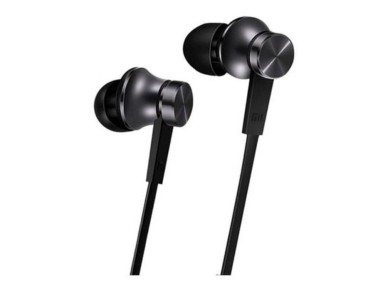 Fones de ouvido intra-auriculares básicos Xiaomi Mi com microfone, conector de 3,5 mm, pretos. Fones de ouvido intra-auriculares básicos Xiaomi Mi com microfone, conector de 3,5 mm, pretos.
