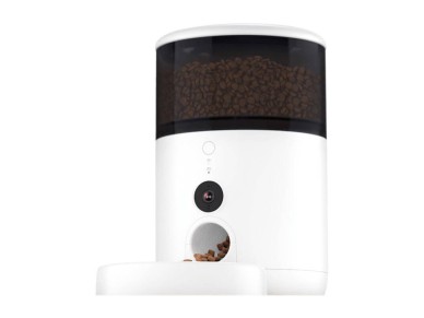 Petoneer NutriVue smart food dispenser with camera