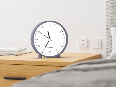 Reloj despertador de escritorio silencioso Techancy Mini ME2624, con n�meros grandes, espejo y cuerp