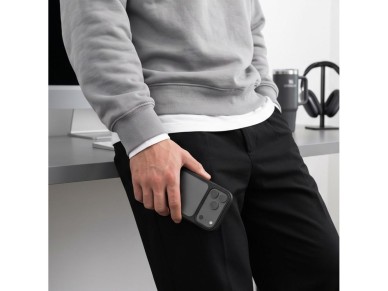 Capa Tech-Protect Magmat CC para iPhone 18 Pro Max / 17 Pro Max - Preto Fosco