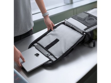 Mochila para portátil Tech-Protect Defender S70 RYANAIR & WIZZAIR de 24 L - Verde oscuro Mochila para portátil Tech-Protect Defender S70 RYANAIR & WIZZAIR de 24 L - Verde oscuro