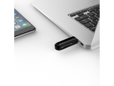 Leitor de cartões de memória Orico CRS21 USB 3.0 SD e microSD - preto Leitor de cartões de memória Orico CRS21 USB 3.0 SD e microSD - preto